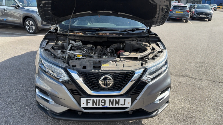 Nissan Qashqai 1.3 DiG-T 160 Tekna+ 5dr Petrol Hatchback